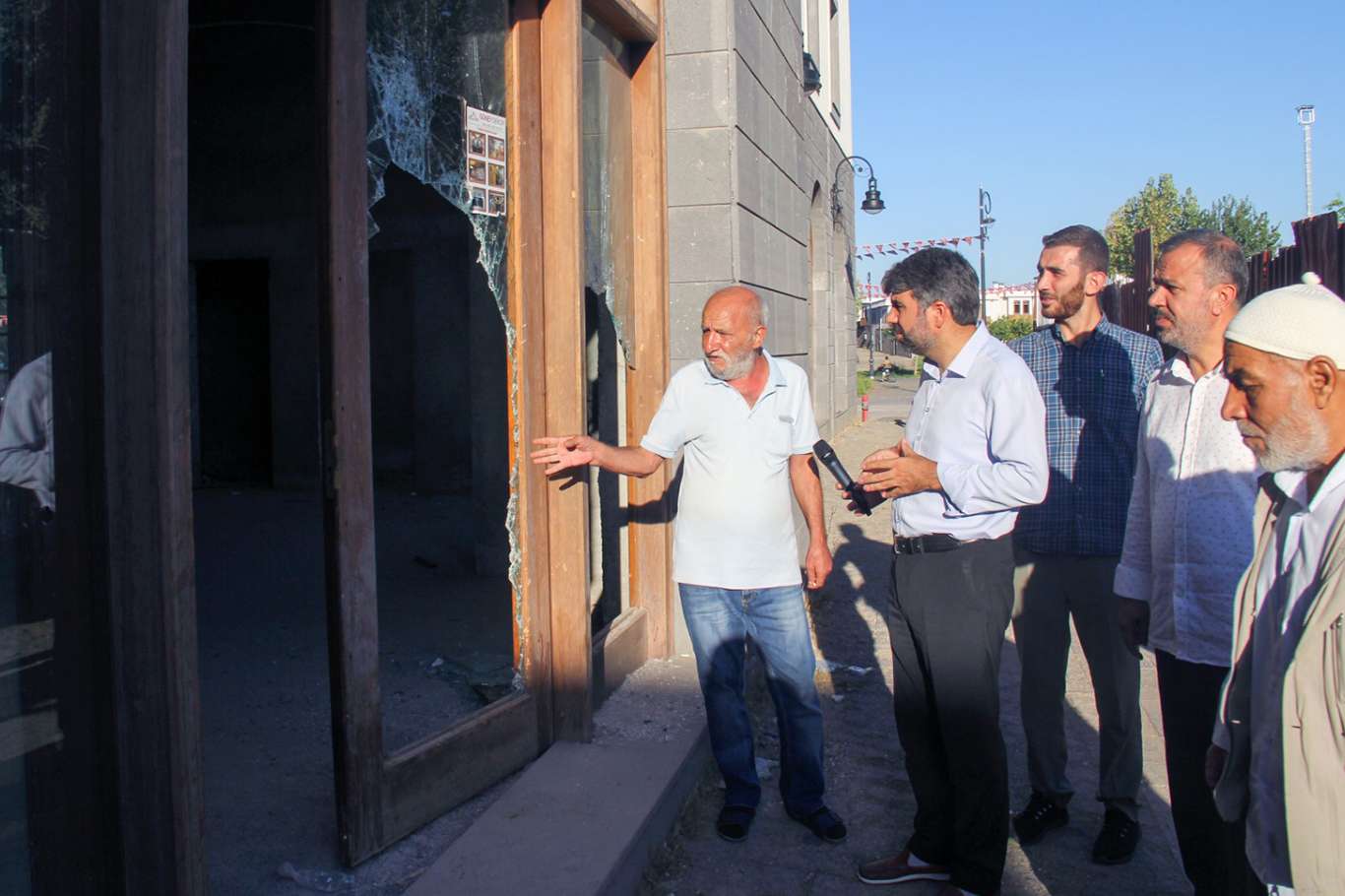 HÜDA PAR Diyarbakır İl Başkanı Dinç: Yeni yapılan Sur evleri cezaevi hücrelerini andırıyor HÜDA PAR Diyarbakır İl Başkanı Dinç: Yeni yapılan Sur evleri cezaevi hücrelerini andırıyor